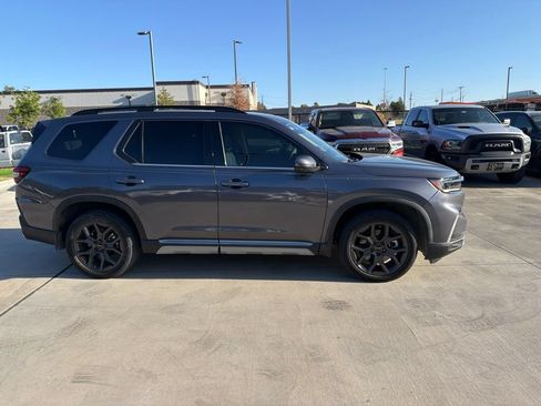 Used 2024 Honda Pilot Touring image 6