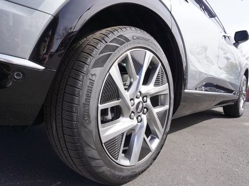 New 2026 Cadillac Optiq Luxury 1 image 6