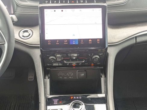 Used 2024 Jeep Grand Cherokee Limited w/ Black Appearance Package AWD/4WD image 19