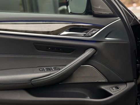 Used 2019 BMW 530i xDrive w/ M Sport Package image 20