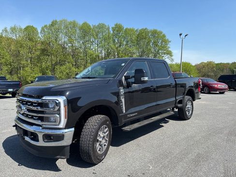 Used 2025 Ford F350 Lariat w/ Camper Package image 3