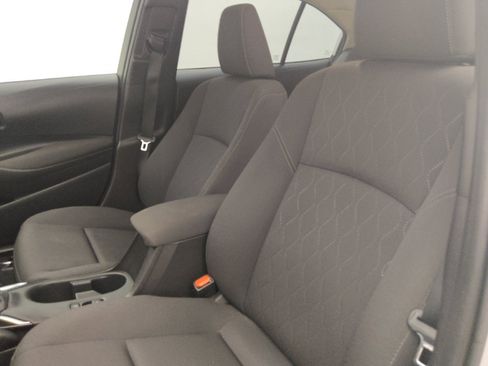 Used 2025 Toyota Corolla LE FWD image 17