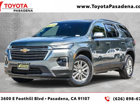 Used 2022 Chevrolet Traverse LT FWD image 1