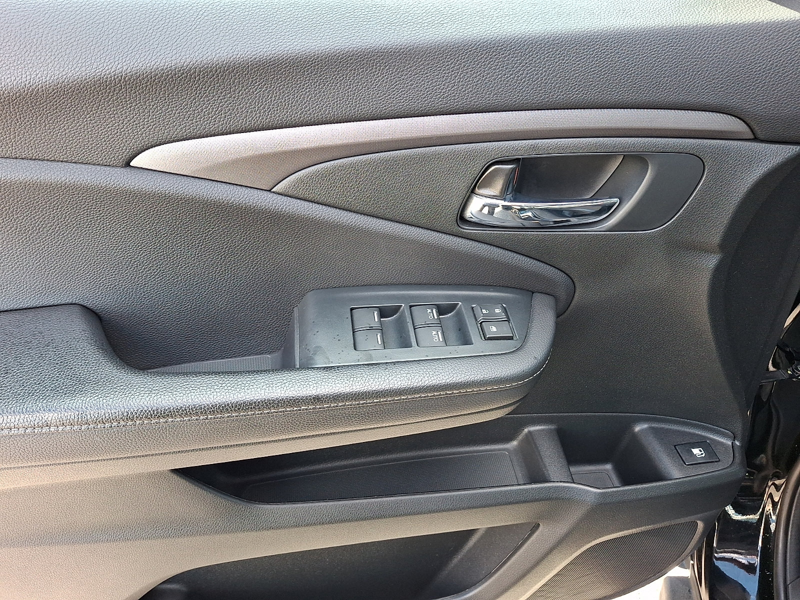 Used 2023 Honda Ridgeline Sport image 12