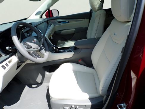 New 2025 Cadillac XT5 Premium Luxury image 6