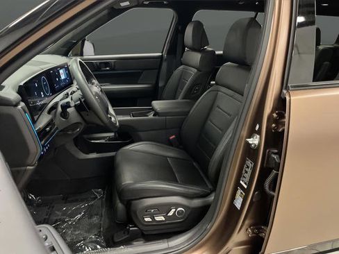 Used 2024 Hyundai Santa Fe Calligraphy image 4