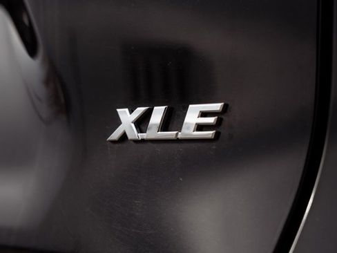 Used 2023 Toyota RAV4 XLE image 10