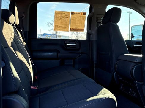 Used 2024 Chevrolet Silverado 2500 Custom w/ Custom Value Package image 9