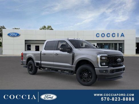 New 2026 Ford F250 Lariat w/ Black Appearance Package image 7
