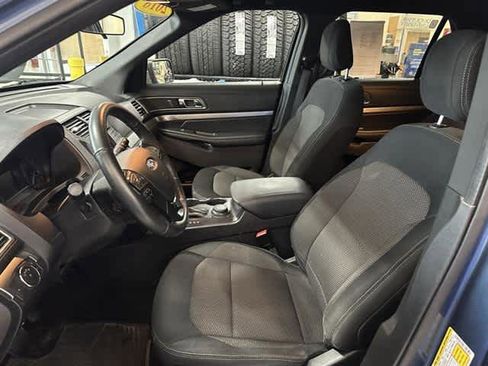 Certified 2018 Ford Explorer XLT image 17