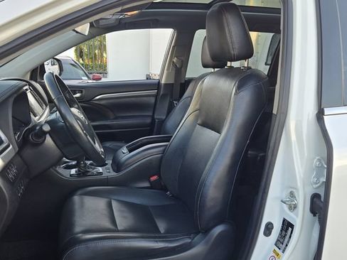 Used 2019 Toyota Highlander Limited AWD/4WD image 14