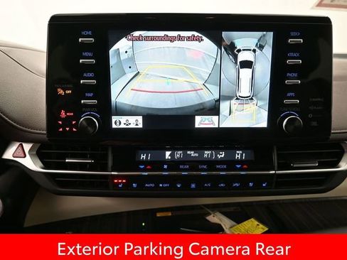 Certified 2024 Toyota Sienna Platinum image 15