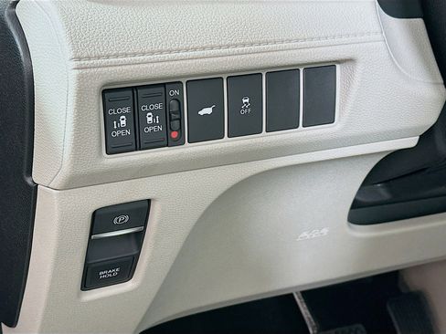 Certified 2026 Honda Odyssey EX-L image 10