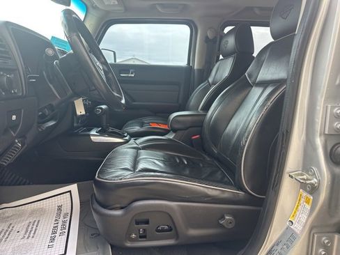 Used 2010 HUMMER H3T Alpha image 9