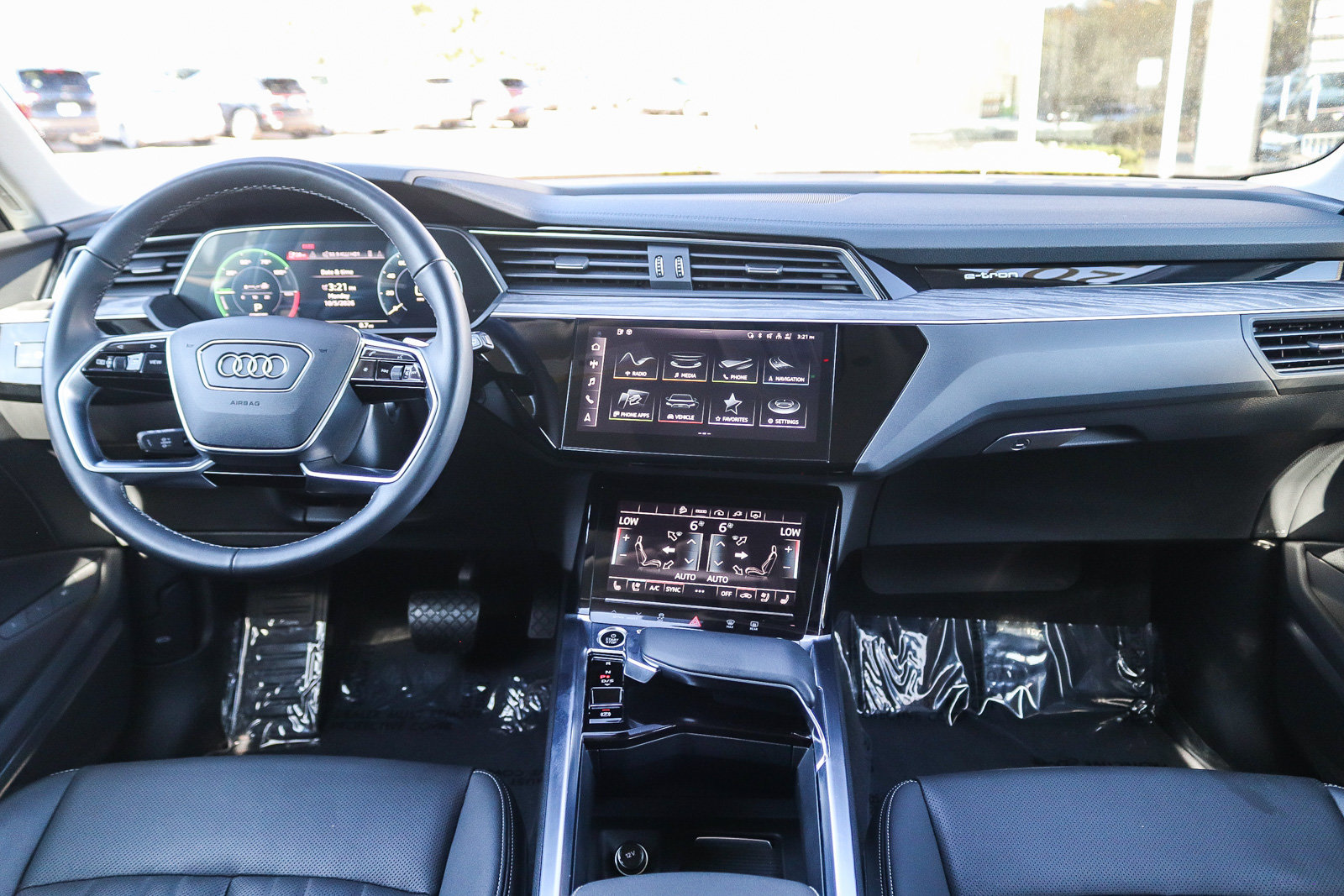 Certified 2024 Audi Q8 e-tron Premium Plus w/ Premium Plus Package AWD/4WD image 14