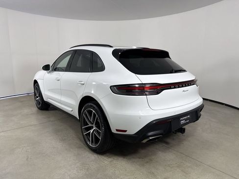 Certified 2025 Porsche Macan image 3