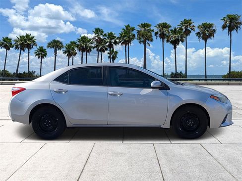 Used 2015 Toyota Corolla L image 3