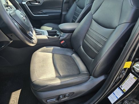 Certified 2020 Toyota RAV4 XLE Premium AWD/4WD image 23