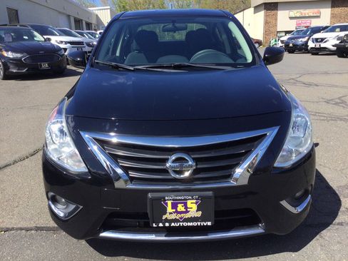 Used 2015 Nissan Versa w/ SL Tech Package FWD image 4