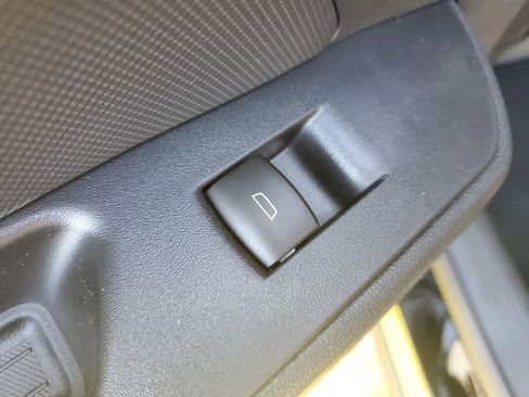 New 2026 Chevrolet Equinox EV LT image 15