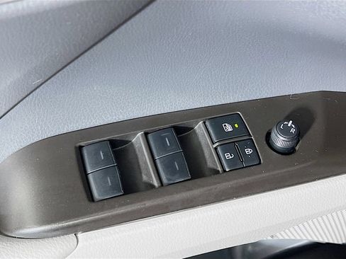 Certified 2023 Toyota Camry SE FWD image 16