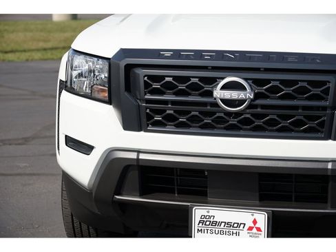 Used 2024 Nissan Frontier S w/ S Utility Package image 9