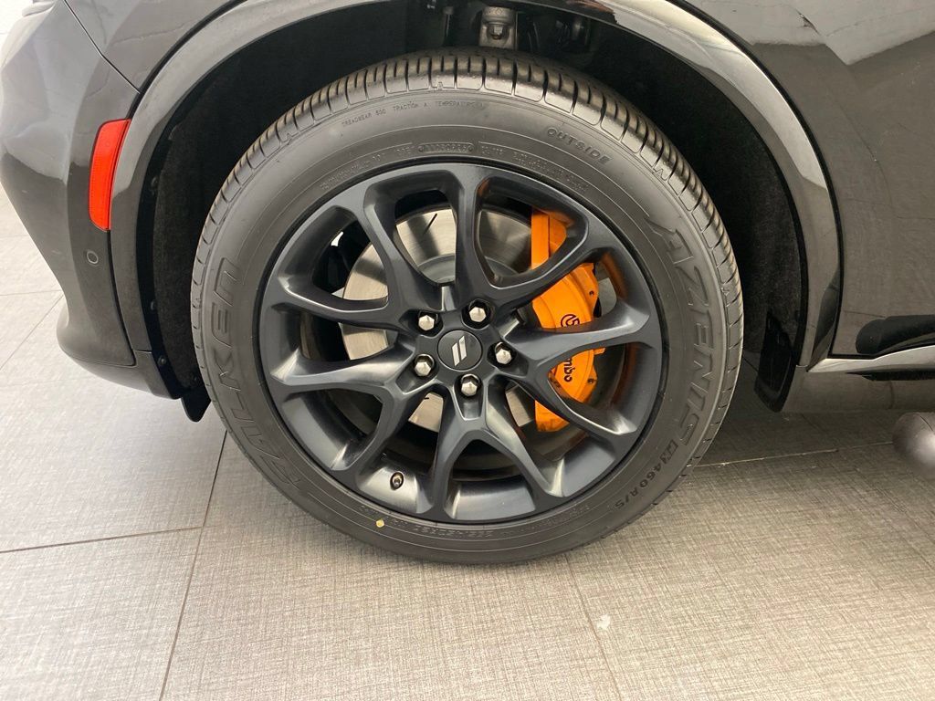 Used 2023 Dodge Durango R/T w/ Hemi Orange Plus Package AWD/4WD image 12