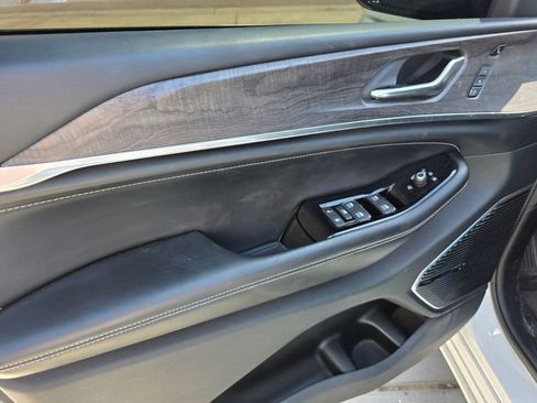 Used 2021 Jeep Grand Cherokee L Overland w/ Advanced Protech Group III AWD/4WD image 12