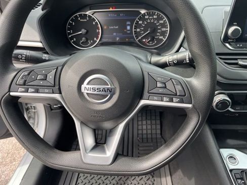 Used 2022 Nissan Altima 2.5 SV image 19