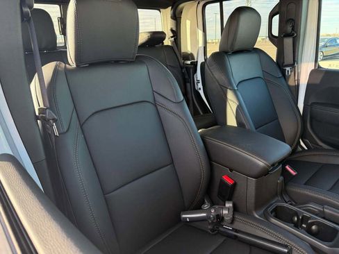 New 2026 Jeep Gladiator Sport image 19