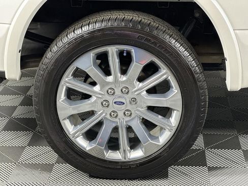 Used 2018 Ford F150 Platinum w/ Equipment Group 701A Luxury image 18