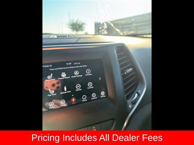 Used 2021 Jeep Cherokee Latitude Plus AWD/4WD image 11