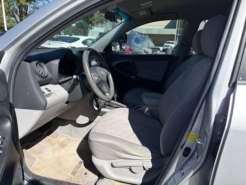 Used 2012 Toyota RAV4 4WD V6 w/ Tow Prep Pkg image 4
