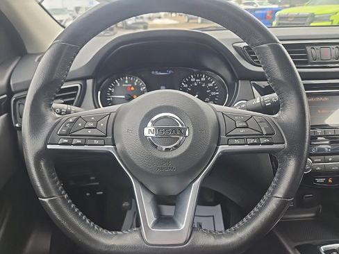 Used 2018 Nissan Rogue Sport SV w/ SV All-Weather Package image 17