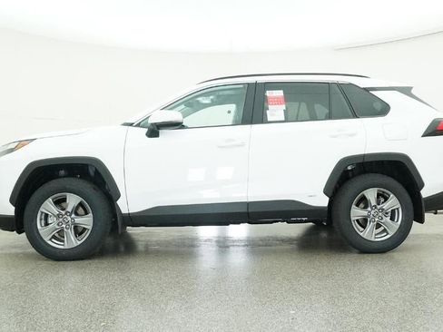 New 2025 Toyota RAV4 XLE image 27