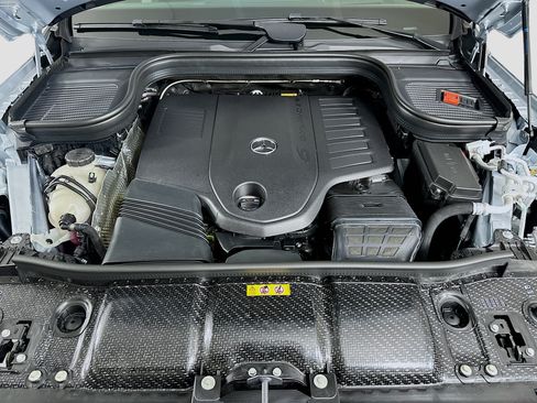 Certified 2026 Mercedes-Benz GLS 450 4MATIC image 40