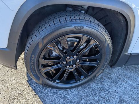 Certified 2023 GMC Acadia SLT w/ Elevation Edition image 15