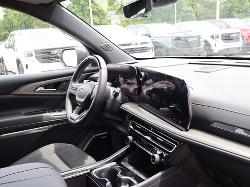 New 2026 Chevrolet Traverse LT w/ Enhanced Driving Package FWD image 36