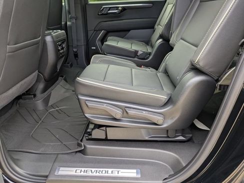 New 2026 Chevrolet Suburban Premier AWD/4WD image 29