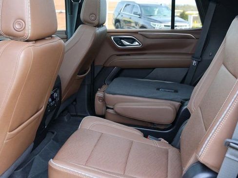 Used 2024 Chevrolet Tahoe High Country AWD/4WD image 19