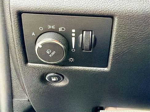 Used 2018 Jeep Grand Cherokee Laredo image 10