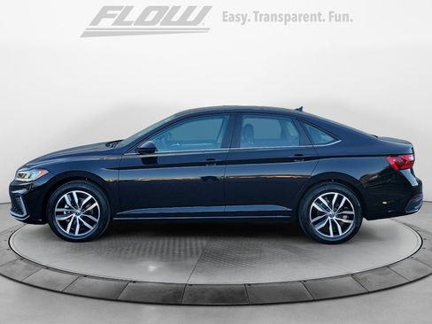 New 2026 Volkswagen Jetta SE image 4