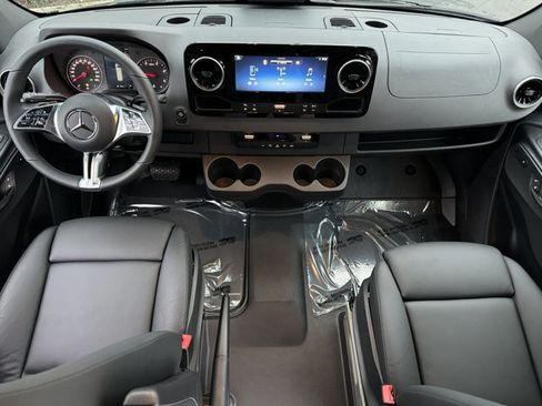 New 2025 Mercedes-Benz Sprinter 2500 image 4