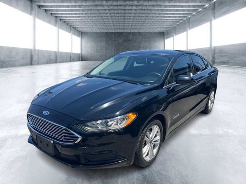 Used 2018 Ford Fusion SE FWD image 1