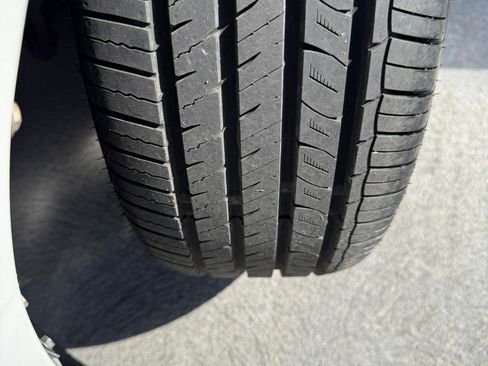 Used 2010 Toyota Prius Five image 32