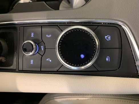 Used 2021 Cadillac XT6 Premium Luxury image 42