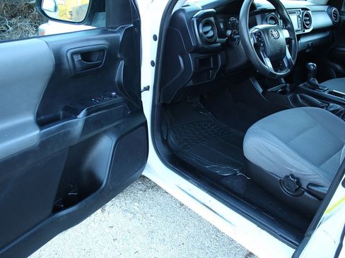 Used 2016 Toyota Tacoma 2WD Access Cab image 15