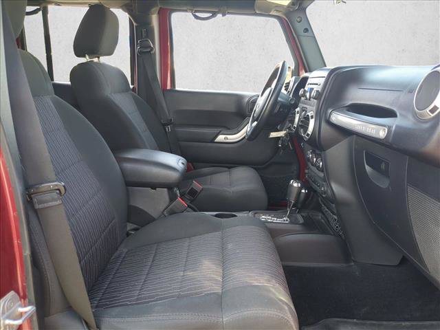 Used 2012 Jeep Wrangler Unlimited Rubicon w/ Connectivity Group AWD/4WD image 14