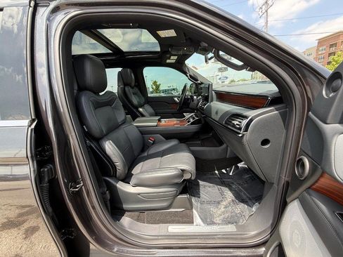 Certified 2024 Lincoln Navigator Reserve AWD/4WD image 13