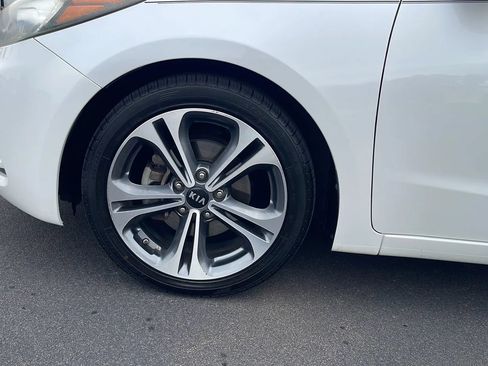 Used 2016 Kia Forte EX w/ EX Premium Technology Package FWD image 9